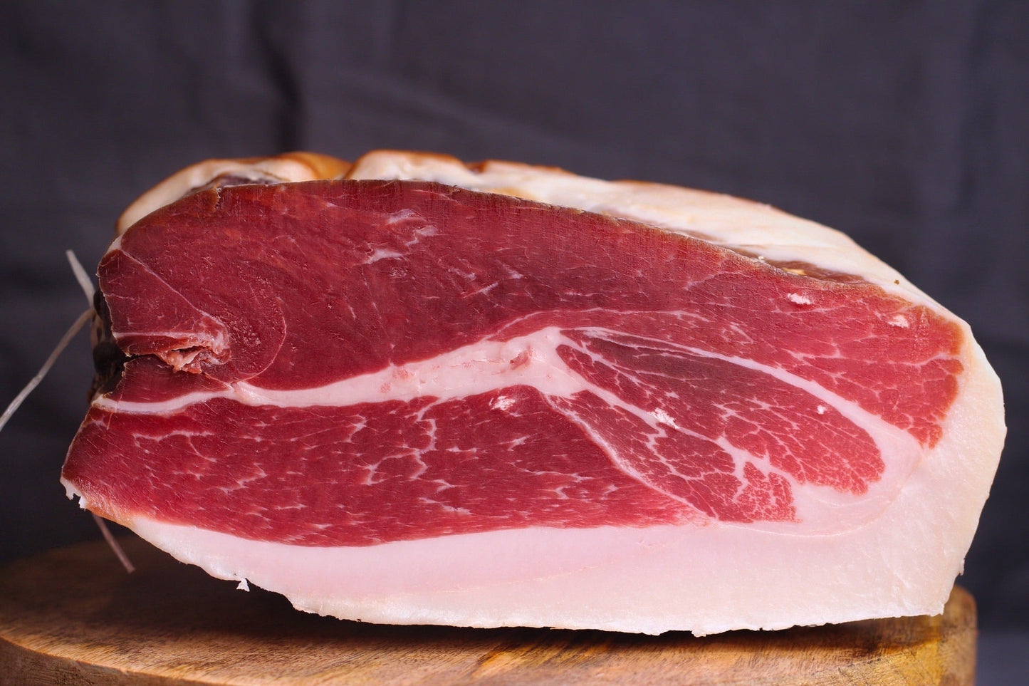 Prosciutto Crudo Sant. Ilario Parma 36 mesi - Macelleria Ferro