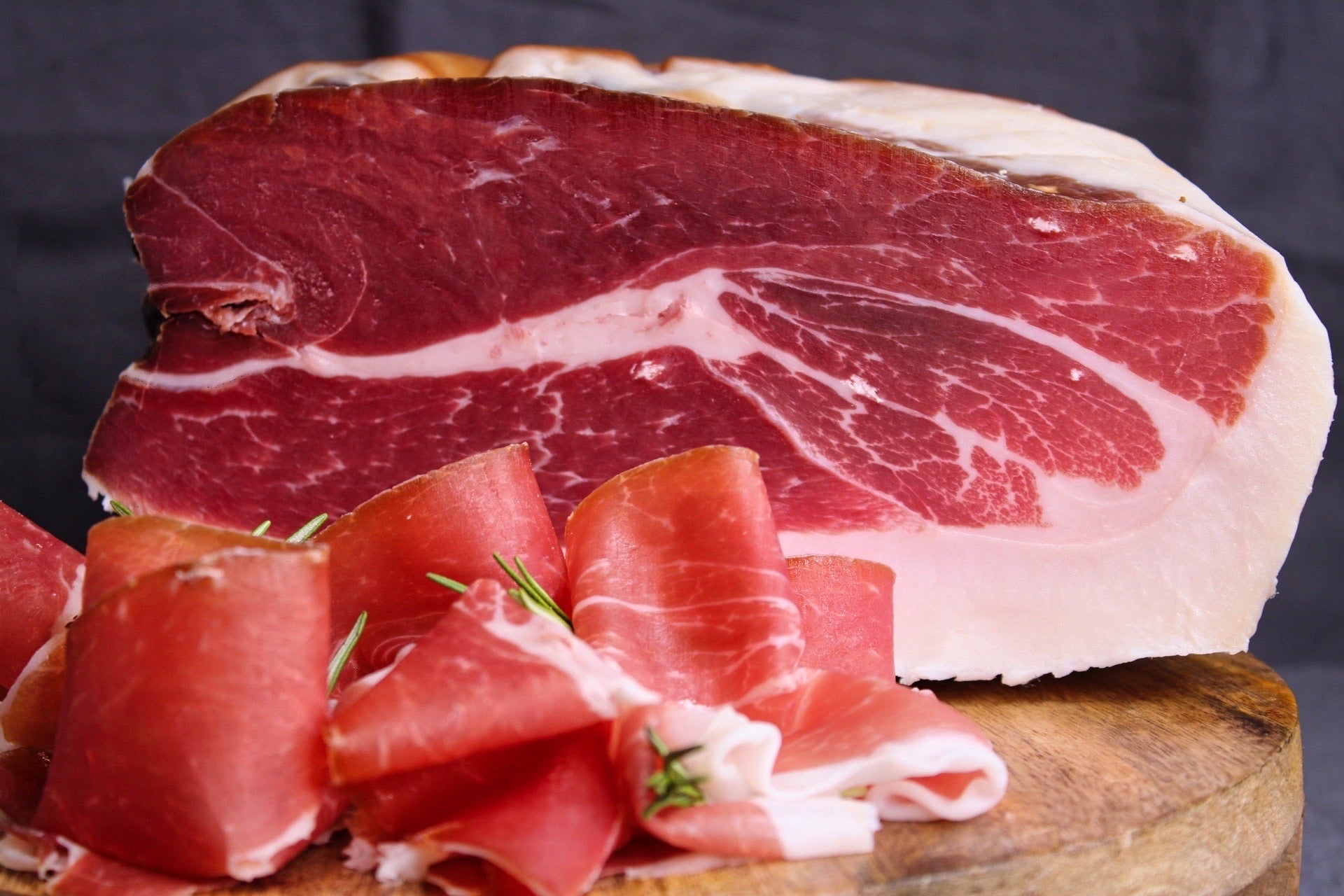 Prosciutto Crudo Sant. Ilario Parma 36 mesi - Macelleria Ferro
